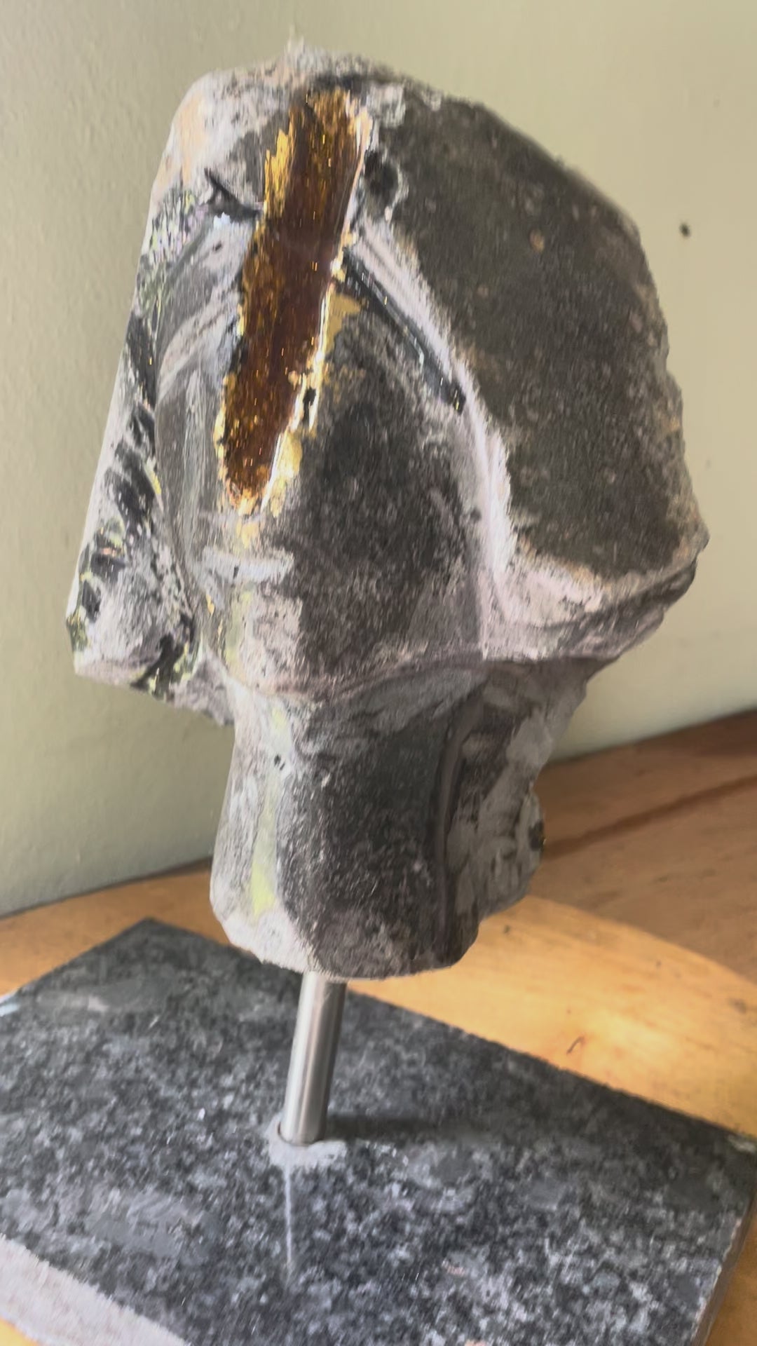 Le baiser de la hache